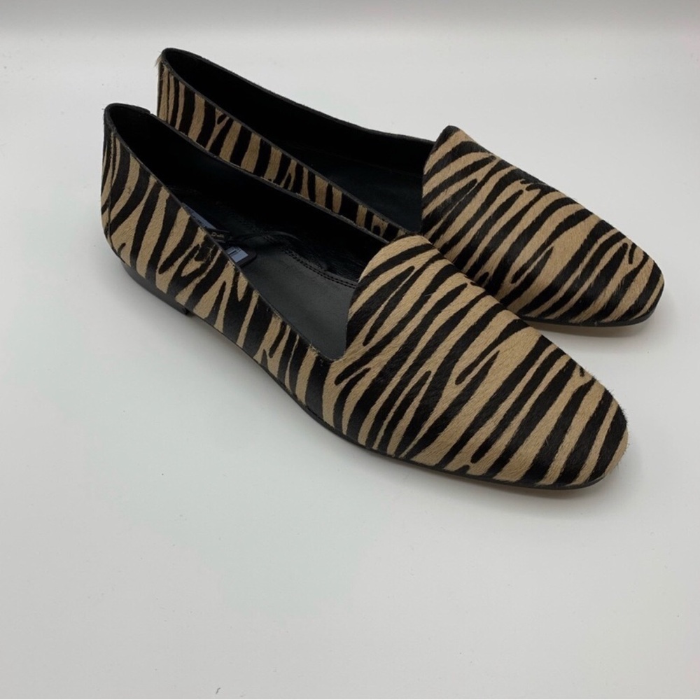 ❤️❤️SOLD❤️❤️This European label,Massimo Dutti Zebra print loafer size 8US 38EU